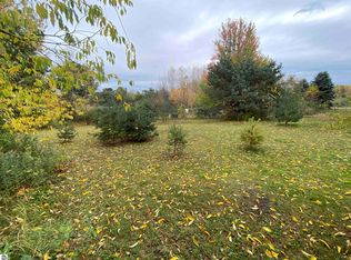 Memory Ln, Frankfort, MI 49635