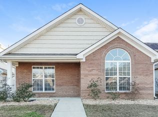 210 Village Dr, Calera, AL 35040