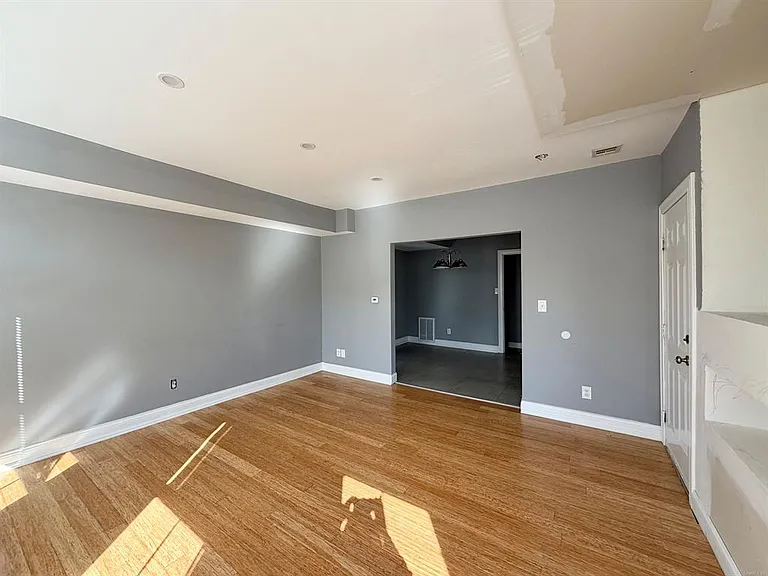 46 Frank St #2 — Photo 15