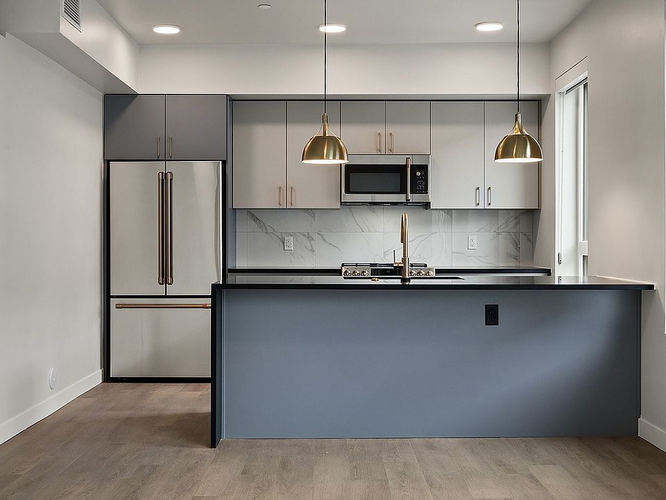Ivory | Kitchen - view3