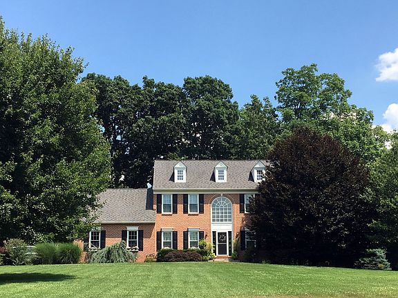 2nd image of 106 Lakewood Dr