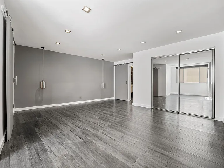 7250 Franklin Ave #1204 — Photo 23