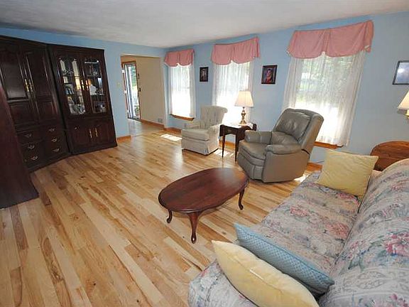 4th image of 5702 Glen Hill Dr