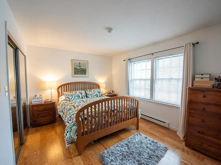 175 Pine St #2L — Photo 8