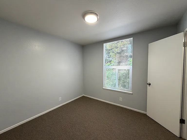 475 Alcatraz Ave — Photo 13