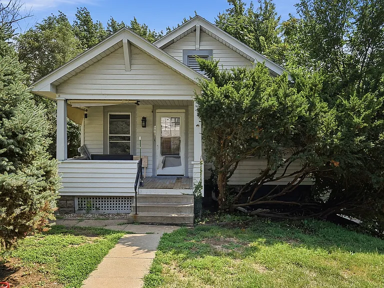 5831 Ohio St — Photo 2
