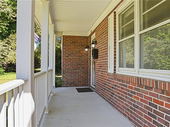2nd image of 508 Rockbridge Rd