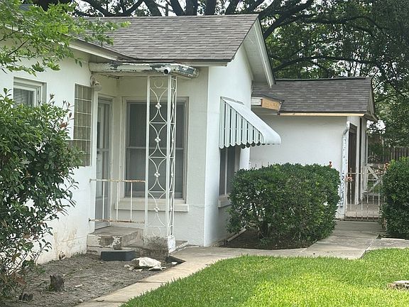 2nd image of 844 Laurel