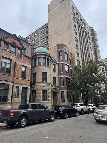 450 W Saint James Pl #G Photo 1