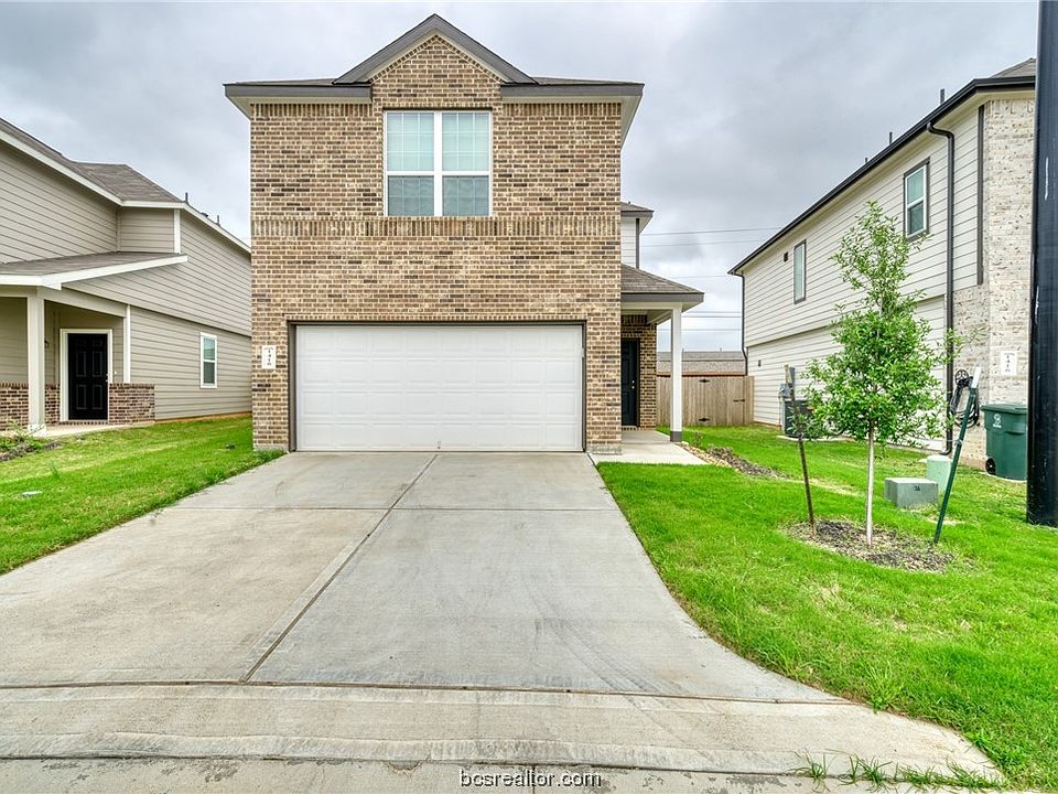 1st image of 1418 Desire Ln