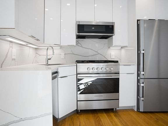 5th image of 92 Atlantic Ave #6