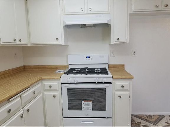 3rd image of 1103 Magnolia Ave #A