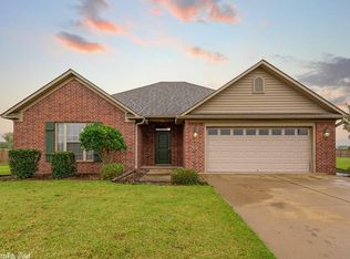 8 Thoroughbred Dr, Vilonia, AR 72173