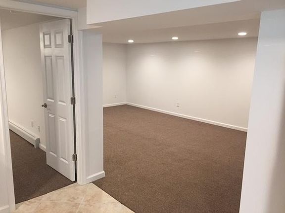 4th image of 10 Hilltop Ct
