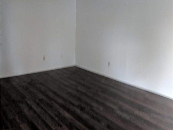 3rd image of 1555 Stacey St APT 2