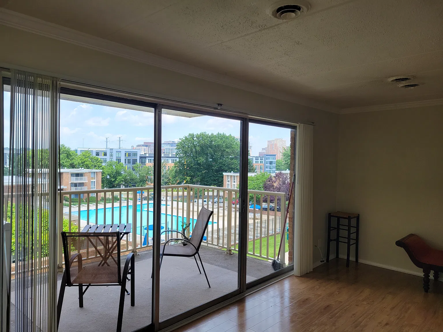 3 bed, 1.5 bath, $2,600 — Photo 2