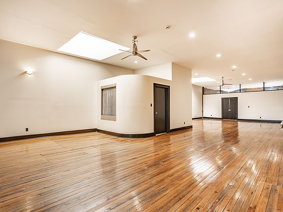 4th image of 647 E 11th St #4