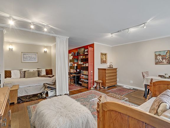 5th image of 32 Gramercy Park S APT 3K