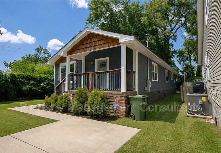 805 Rison Ave NE — Photo 3