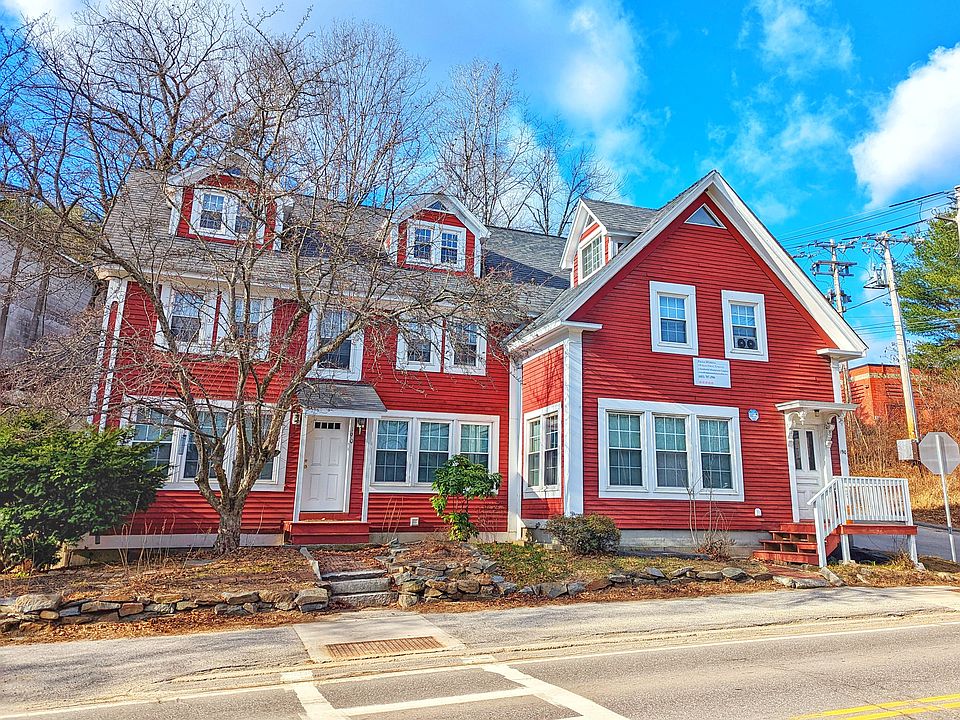 Spacious unit in beautiful home on Main St in Plymouth