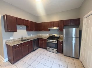 3 bed, 1.0 bath, $1,450, Chicago, IL 60637