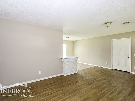 3rd image of 2246 Darlington Dr