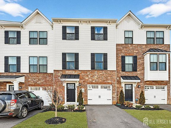 2nd image of 39 Sage Way