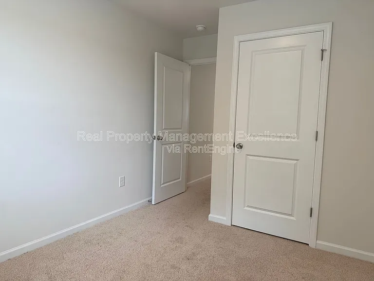 58 Sweet Meadow Rd — Photo 21