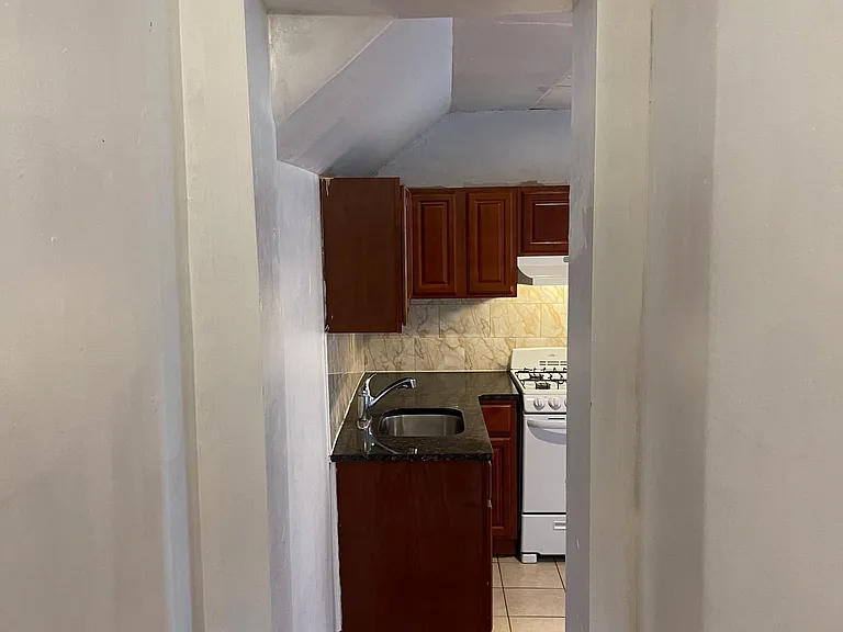 512 S 41st St #8 — Photo 16