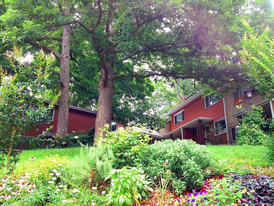 Private garden enclave