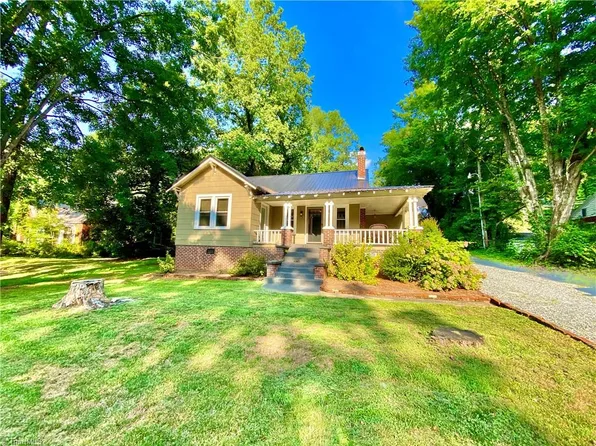 621 Fairview Dr, Lexington, NC 27292