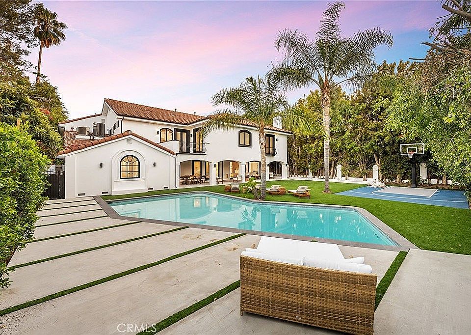1st image of 14255 Chandler Blvd