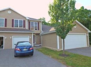 72 Pear Tree Ln, Newmarket, NH 03857