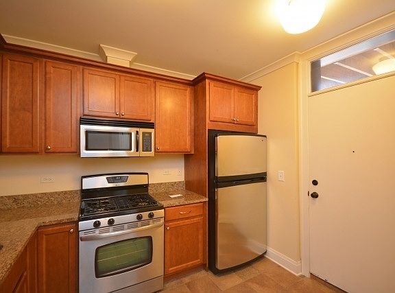 4th image of 4816 N Hermitage Ave APT A2