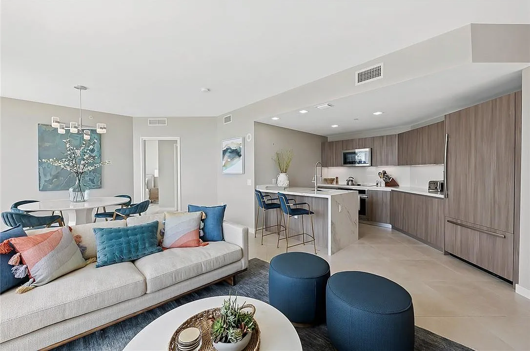 2 bed, 2.5 bath, 1228 sqft, $8,500 — Photo 4