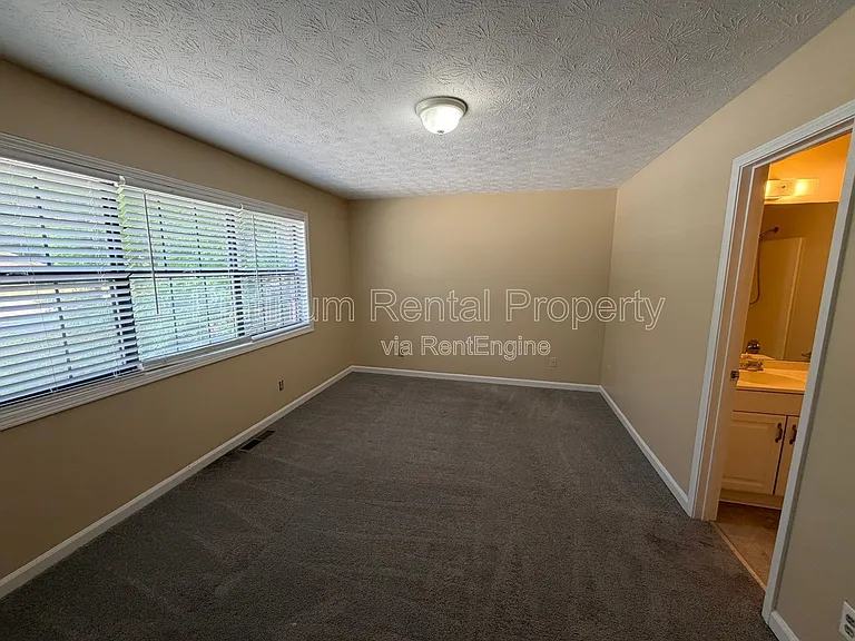1955 Patterson Ct — Photo 17
