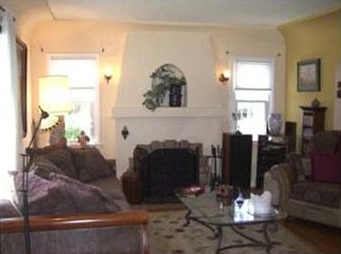 2nd image of 137 N Mayflower Ave