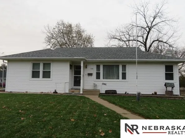 1121 Douglas St, Wayne, NE 68787
