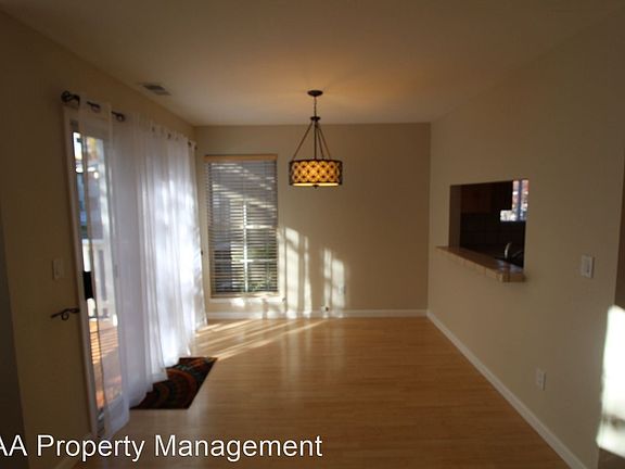 4th image of 246 Pebblecreek Ct