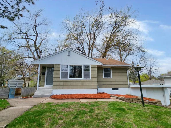 9610 Clinton Ave S, Bloomington, MN 55420