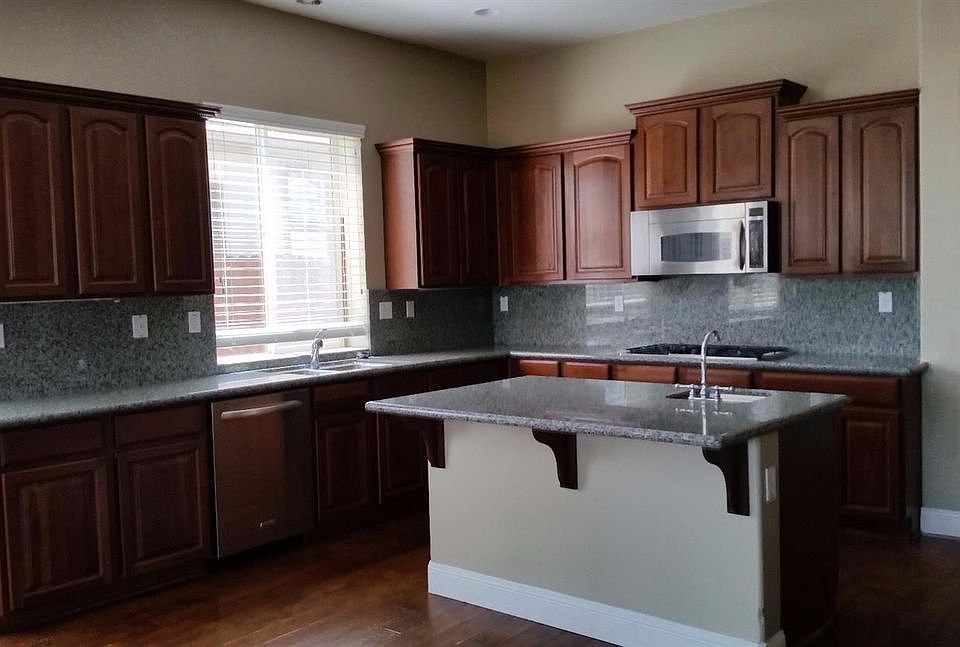 1st image of 2697 Westview Dr