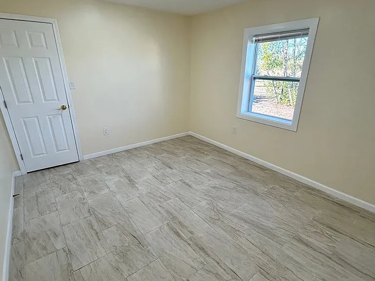 2433 Wakulla Ave — Photo 11
