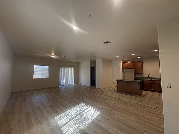 5th image of 527 Tolman Way