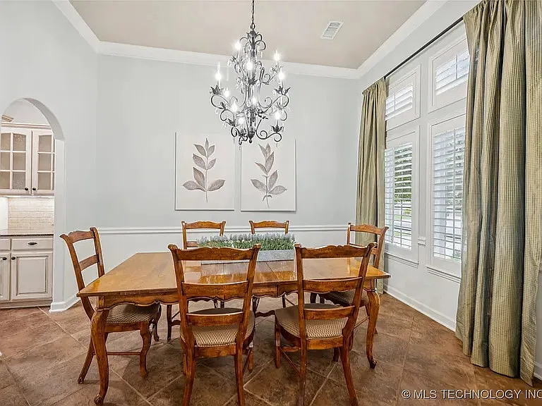 4 bed, 2772 sqft, $3,400 — Photo 4