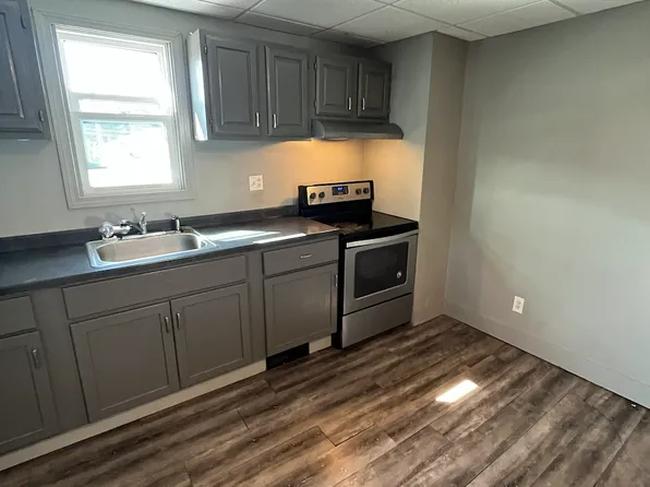 23 Main St APT 6, Goffstown, NH 03045