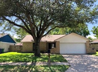 8 Wagon Lane Loop, Angleton, TX 77515
