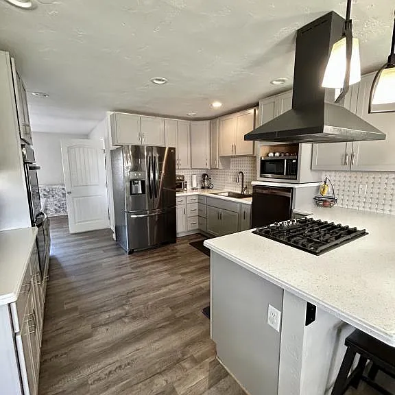 233 Greydene Ave — Photo 3