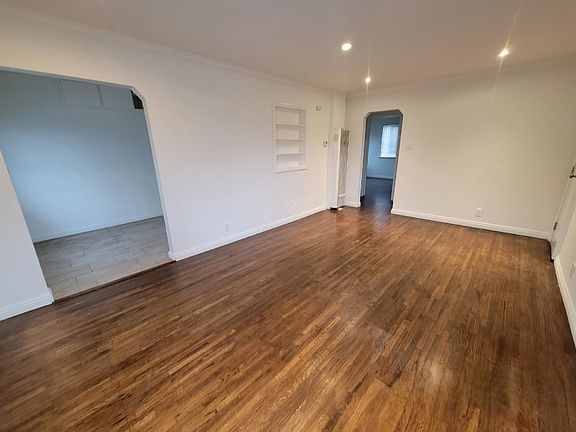 5th image of 3313 W 133rd St