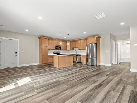 3rd image of 172 E Gardner St #1