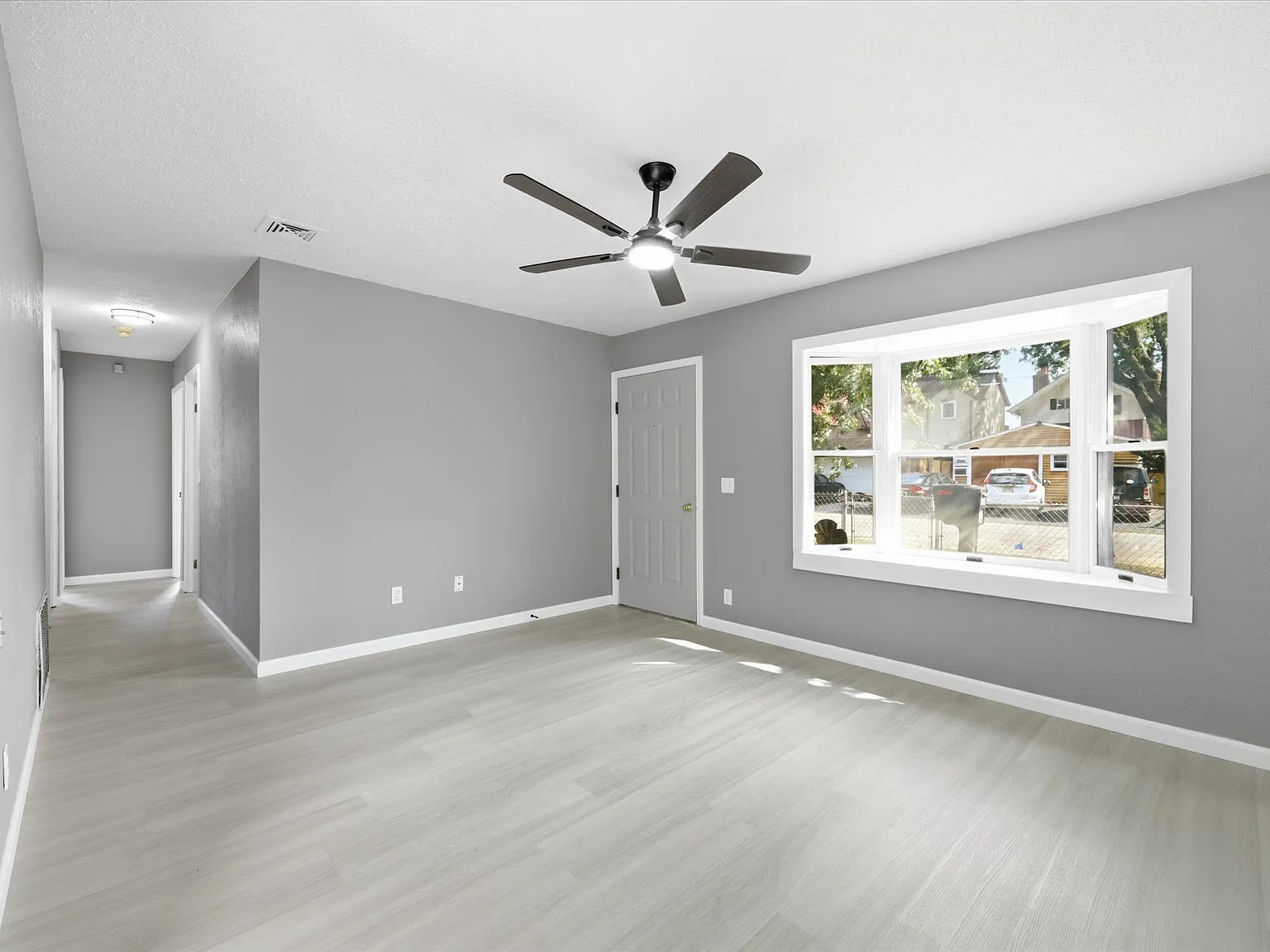 3 bed, 1.0 bath, 925 sqft, $1,245 — Photo 3